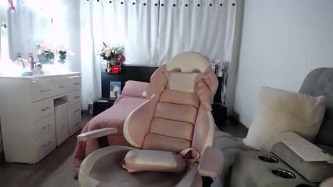 VALENTINA online show from 12.04.25