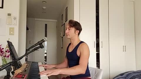 Snapshot of barebritpianist chatting on 11.04.25 BareBritPianist online show from 11.04.25