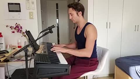 Snapshot of barebritpianist chatting on 11.21.25 BareBritPianist online show from 11.21.25