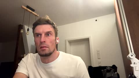 Snapshot of basst23 chatting on 01.04.25 basst23 online show from 01.04.25