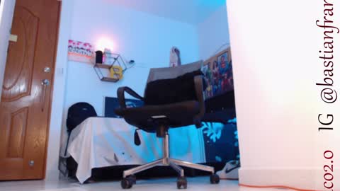 Bastian Independent Model online show from 12.22.24