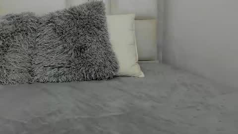 Bastian Independent Model online show from 09.14.25