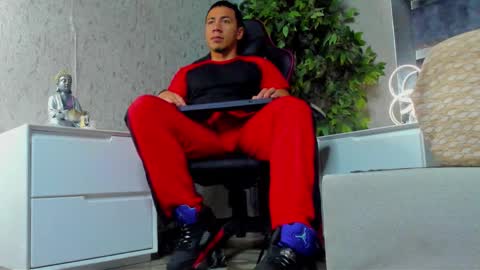 Bastian Independent Model online show from 12.03.25