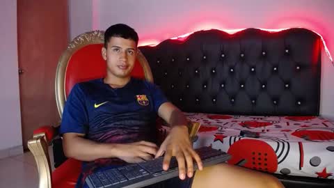 Snapshot of bastian_jonnes chatting on 10.16.25 Bastian online show from 10.16.25