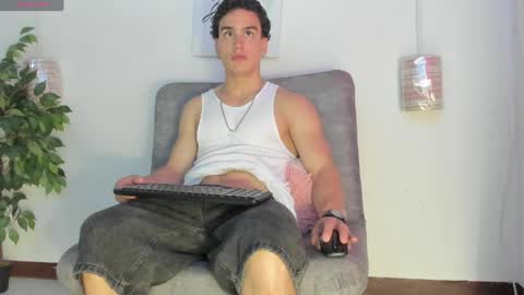 Snapshot of battista_turner chatting on 04.25.26 battista online show from 04.25.26