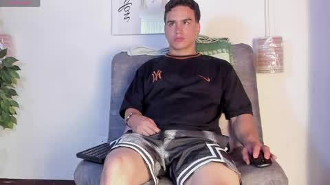 Snapshot of battista_turner chatting on 05.26.26 battista online show from 05.26.26