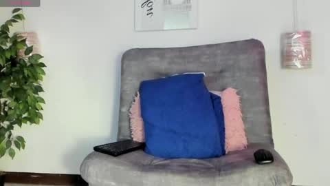 Snapshot of battista_turner chatting on 05.27.26 battista online show from 05.27.26