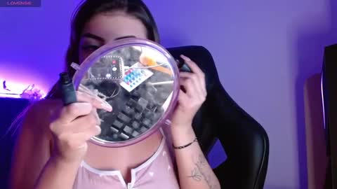 Snapshot of bay_babe chatting on 02.01.25 bay_babe online show from 02.01.25