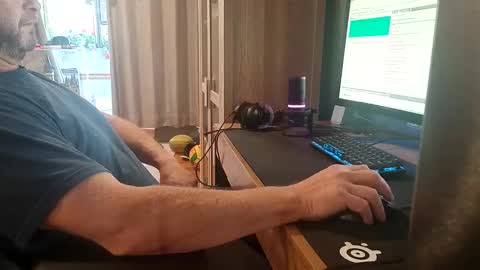 Snapshot of bazooka76 chatting on 09.08.25 bazooka76 online show from 09.08.25