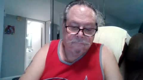 Single Grandpa in Florida. Love to C2C and have Fun Privately online show from 06.25.26