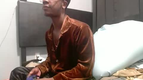 Snapshot of bbc_elrey chatting on 12.24.24 Racks online show from 12.24.24