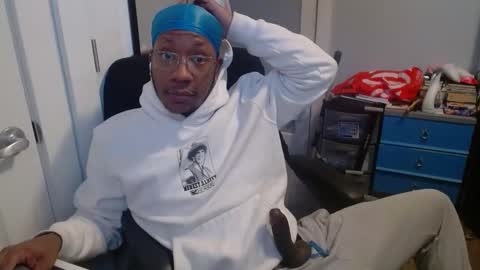 Snapshot of bbc_elrey chatting on 02.19.26 Racks online show from 02.19.26