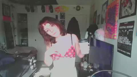 Snapshot of bbd0lly chatting on 10.31.25 bbd0lly online show from 10.31.25