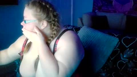 Snapshot of bbwgamergirl93 chatting on 10.08.25 bbwgamergirl93 online show from 10.08.25