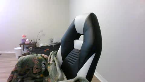 Snapshot of bbwliger95 chatting on 03.03.25 BBWLiger95 online show from 03.03.25