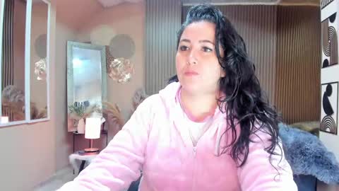 Snapshot of bbwluxurymuse chatting on 05.29.26 bbwluxurymuse online show from 05.29.26
