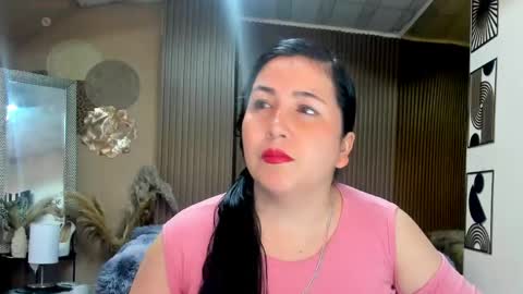 Snapshot of bbwluxurymuse chatting on 06.04.26 bbwluxurymuse online show from 06.04.26