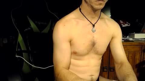 bchillin28 online show from 02.18.26