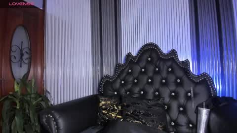Snapshot of bdsm_ebony chatting on 05.08.26 Tanisha online show from 05.08.26