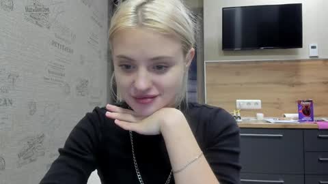 Snapshot of be_daddy chatting on 12.17.24 Summer BABY online show from 12.17.24