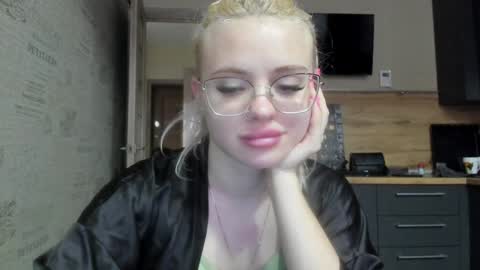 Snapshot of be_daddy chatting on 02.02.25 Summer BABY online show from 02.02.25