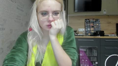 Snapshot of be_daddy chatting on 02.03.25 Summer BABY online show from 02.03.25