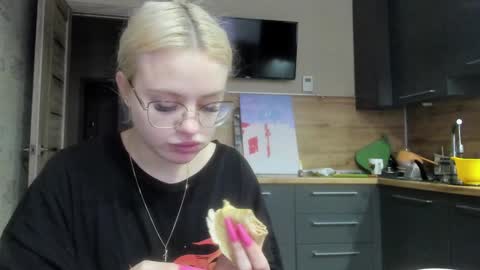 Snapshot of be_daddy chatting on 02.08.25 Summer BABY online show from 02.08.25