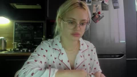 Snapshot of be_daddy chatting on 10.24.25 Summer BABY online show from 10.24.25