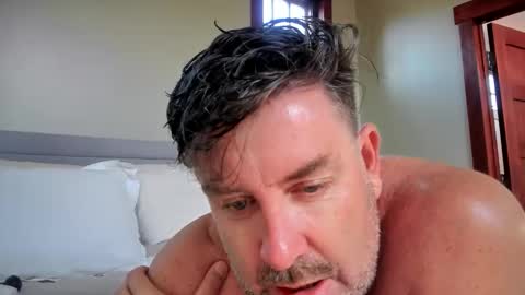 Snapshot of beachboypirate chatting on 10.25.25 beachboypirate online show from 10.25.25