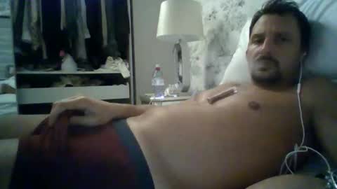 Snapshot of bearboudior chatting on 10.25.25 bearboudior online show from 10.25.25