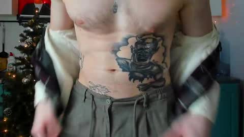 Snapshot of bearded_legend chatting on 12.22.24 Zeus online show from 12.22.24