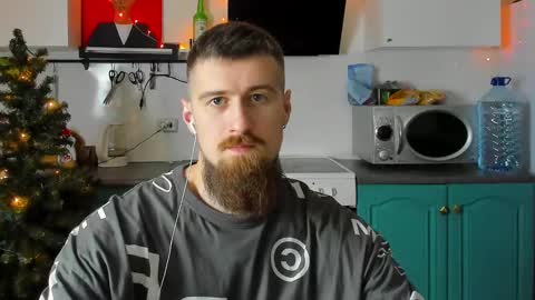 Snapshot of bearded_legend chatting on 12.24.24 Zeus online show from 12.24.24