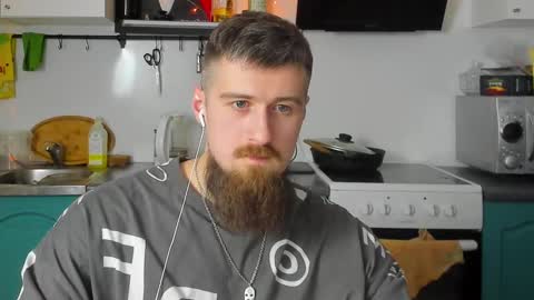 Snapshot of bearded_legend chatting on 01.23.25 Zeus online show from 01.23.25