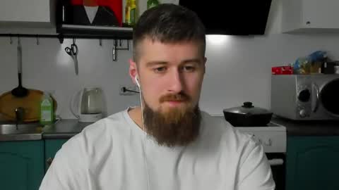 Snapshot of bearded_legend chatting on 02.09.25 Zeus online show from 02.09.25