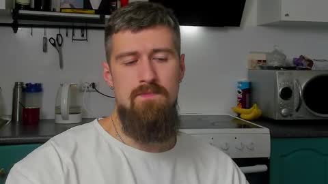 Snapshot of bearded_legend chatting on 10.02.25 Zeus online show from 10.02.25