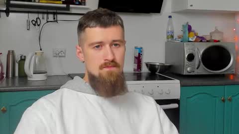 Snapshot of bearded_legend chatting on 10.12.25 Zeus online show from 10.12.25