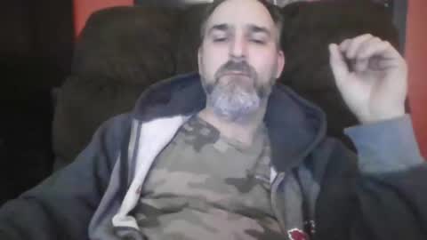 Snapshot of beardedambition chatting on 12.20.24 beardedambition online show from 12.20.24