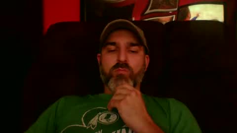 Snapshot of beardedambition chatting on 10.07.25 beardedambition online show from 10.07.25