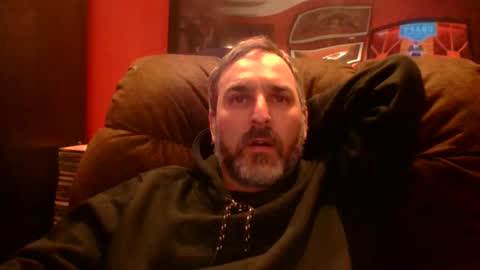 Snapshot of beardedambition chatting on 04.25.26 beardedambition online show from 04.25.26