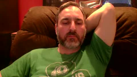 Snapshot of beardedambition chatting on 04.26.26 beardedambition online show from 04.26.26