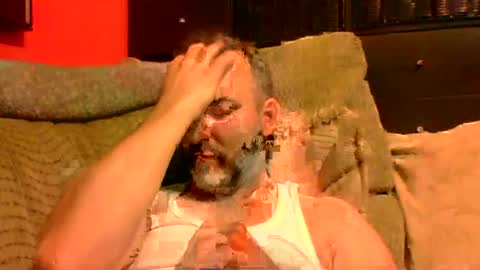 Snapshot of beardedambition chatting on 07.30.26 beardedambition online show from 07.30.26