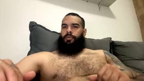 Snapshot of beardmax chatting on 01.16.26 Min online show from 01.16.26