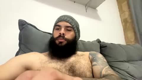 Snapshot of beardmax chatting on 02.12.26 Min online show from 02.12.26