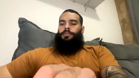 Snapshot of beardmax chatting on 02.12.26 Min online show from 02.12.26