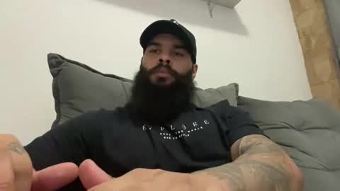 Snapshot of beardmax chatting on 03.04.26 Min online show from 03.04.26