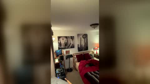 Snapshot of bearmeat4you chatting on 12.14.25 bearmeat4you online show from 12.14.25