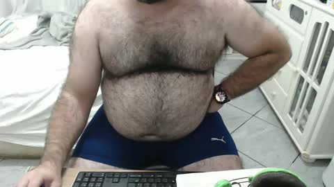 Snapshot of beastbearmg chatting on 09.09.25 beastbearmg online show from 09.09.25