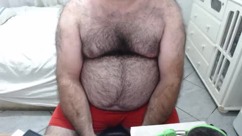 Snapshot of beastbearmg chatting on 09.12.25 beastbearmg online show from 09.12.25