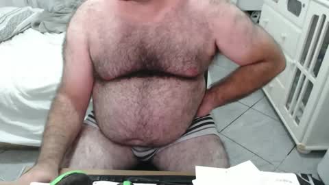 Snapshot of beastbearmg chatting on 09.19.25 beastbearmg online show from 09.19.25