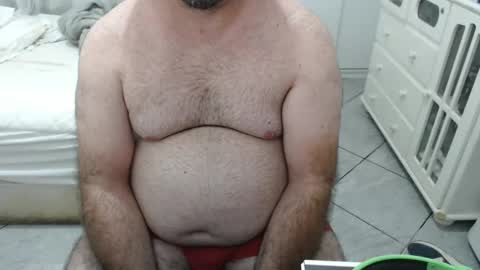 Snapshot of beastbearmg chatting on 10.11.25 beastbearmg online show from 10.11.25